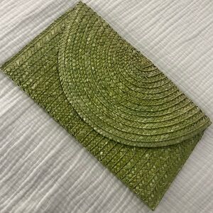 SHIRALEAH Chicago Green Woven Clutch